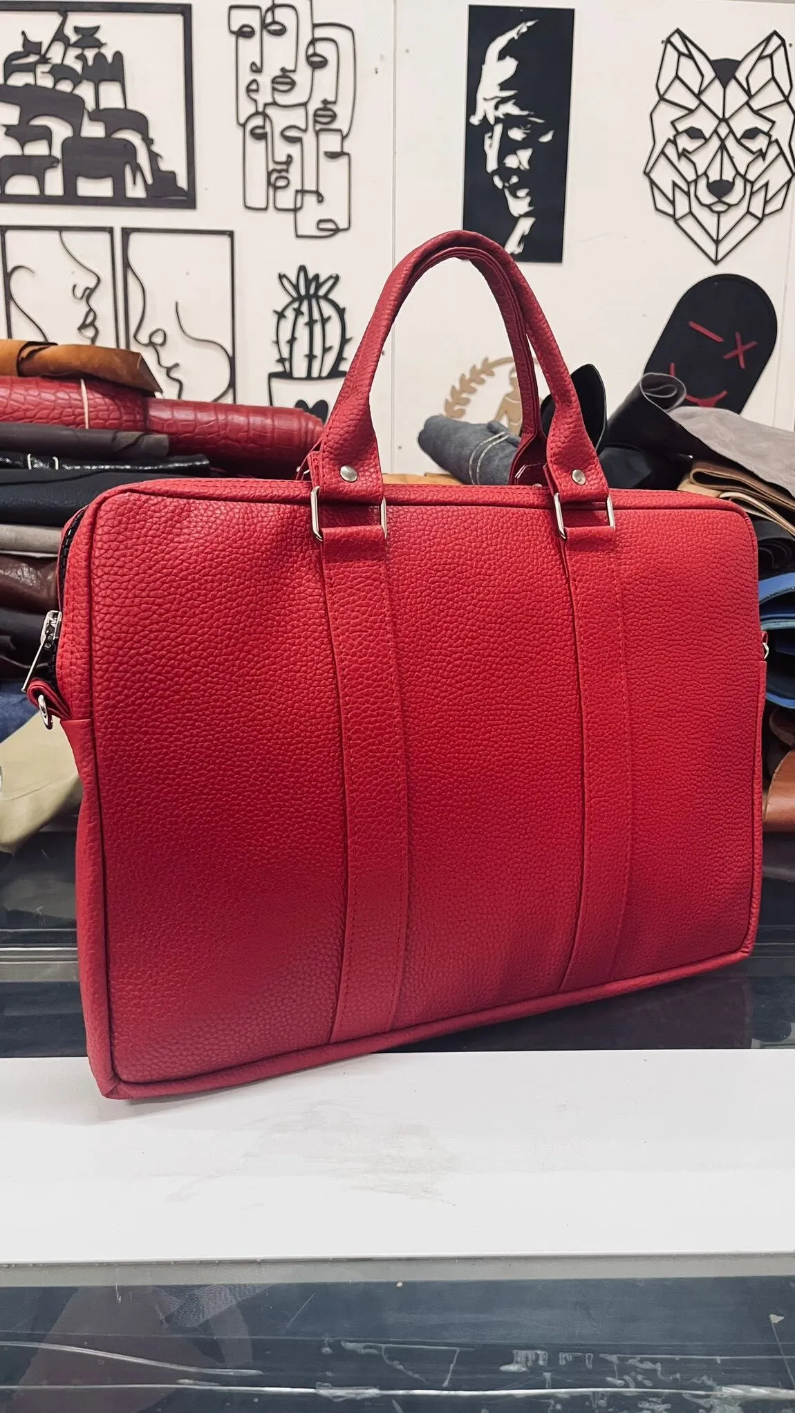 Bagard 15,6 Inch Harber Laptop Notebook Evrak Çantası Kırmızı 5 Bagard 15,6 Inch Harber Laptop Notebook Evrak Çantası Kırmızı - Görsel 5